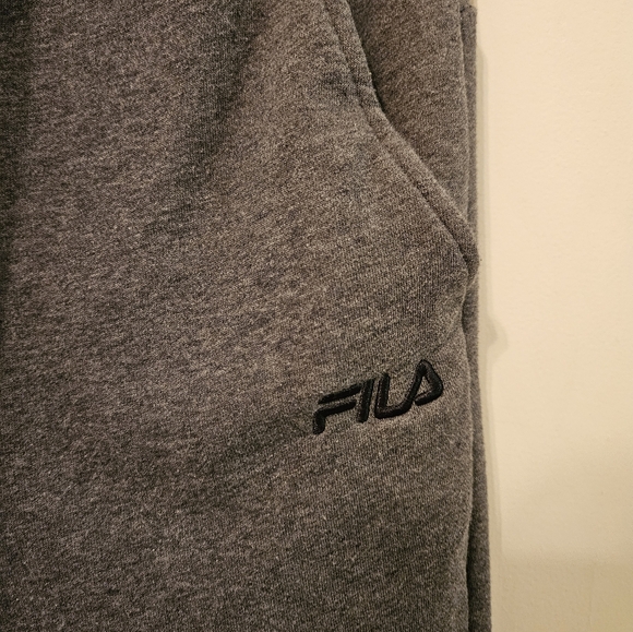 Used Medium Men's Gray Fila Sweatpants - Picture 6 of 12